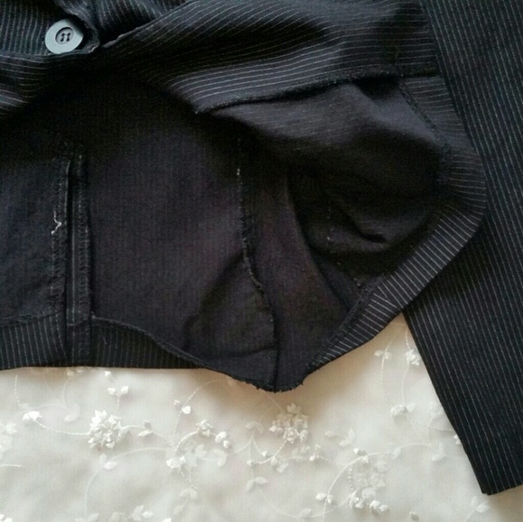 ✅Black & White Pinstripe Business Suit - Picture 7 of 8